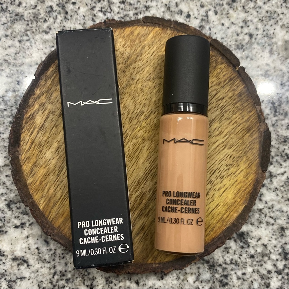 MAC PRO longwear concealer